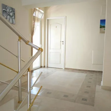 Guest house Kurdovi 2*
